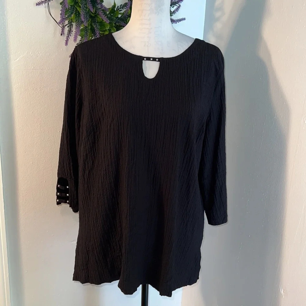 JM Collection,M, Women's Black Textured Keyhole Tunic Blouse ‎ Embellished trim